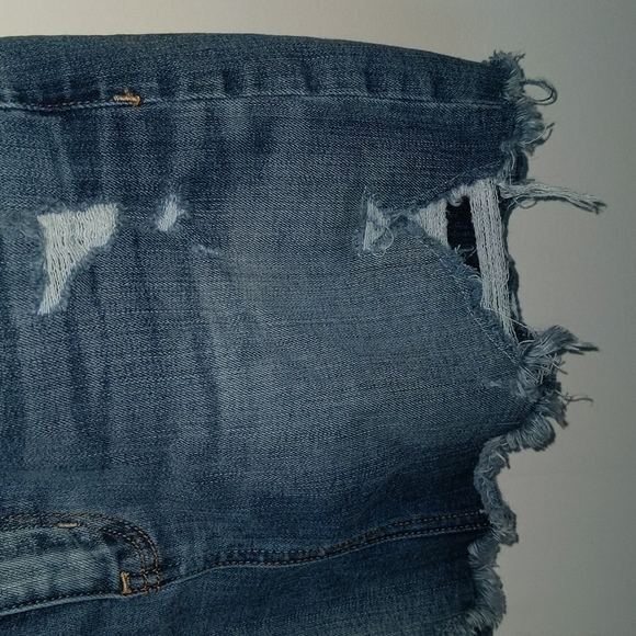 American Eagle Outfitters Women's Size US 4 Distressed Skirt - Picture 2 of 8